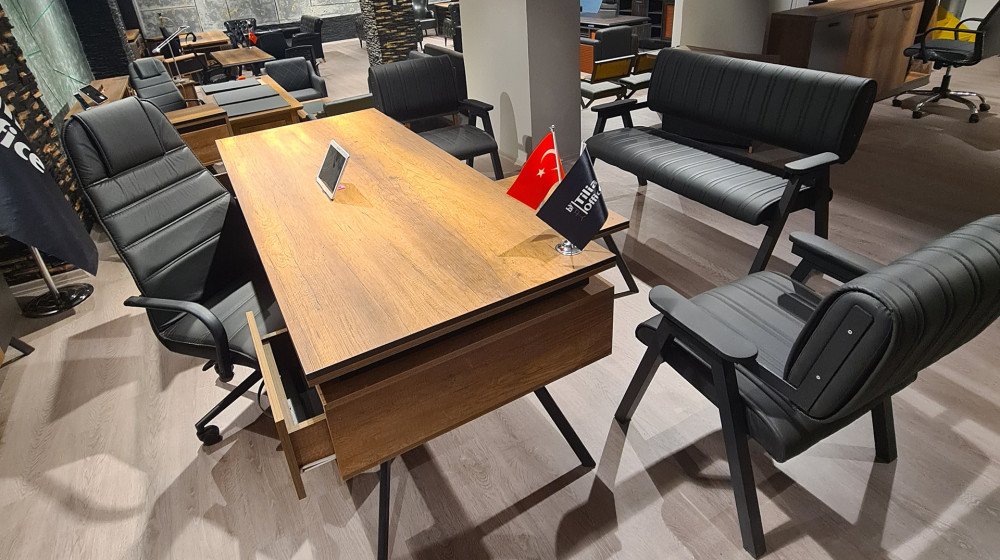 Çizgi Masa Takımı